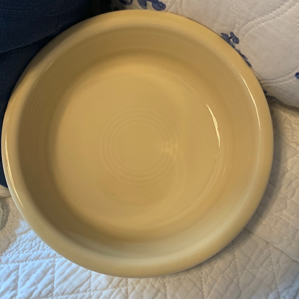2 Fiesta Ware bowls - yellow - Picture 6 of 7